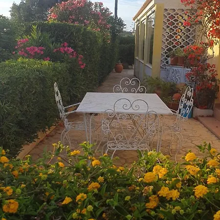 Apartament Seaside In - 38 Sqm With Terrace And Garden